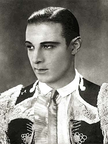 Apesar de j n o ser t o conhecido como no passado Rodolfo Valentino foi um
