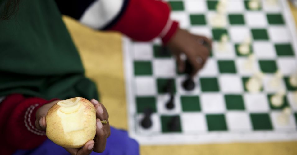Irmãs são campeões no xadrez - 06/11/2021 - Cotidiano - Fotografia - Folha  de S.Paulo