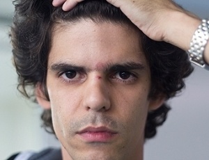 Rogério Duarte Guimarães Filho, 30, mostra marcas da agressão que teria sofrido dos veteranos da UnB