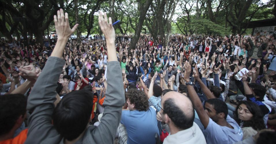 USP E A PM Na Cidade Universitária - Fotos - UOL Educação