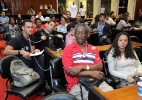 Em greve, professores de Minas Gerais passam a noite acorrentados na Assembleia Legislativa - Guilherme Dardanhan/Divulgação ALMG