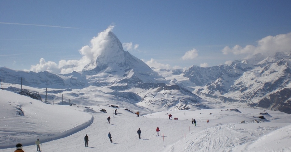 Conhecida por estar entre as melhores estações de esqui da Suíça, a comuna de Zermatt fica no cantão de Vilais 